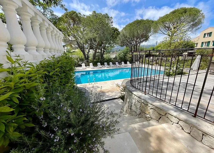 Auberge Du Redier - Logis Hotels